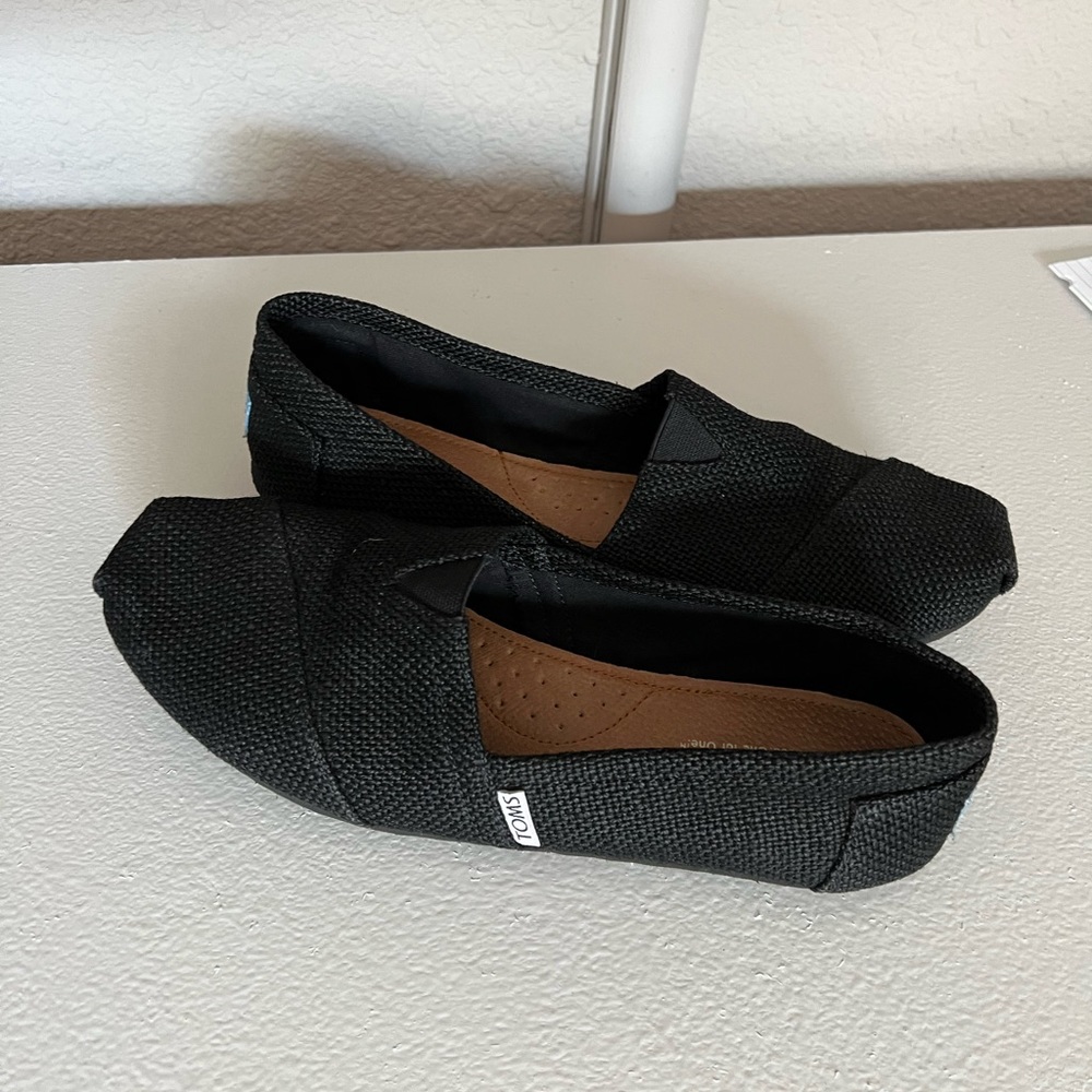Toms classics. Womens 10